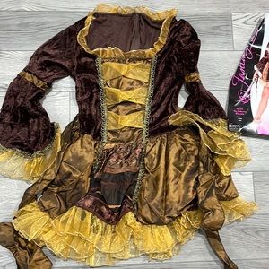 Size small woman’s pirate costume